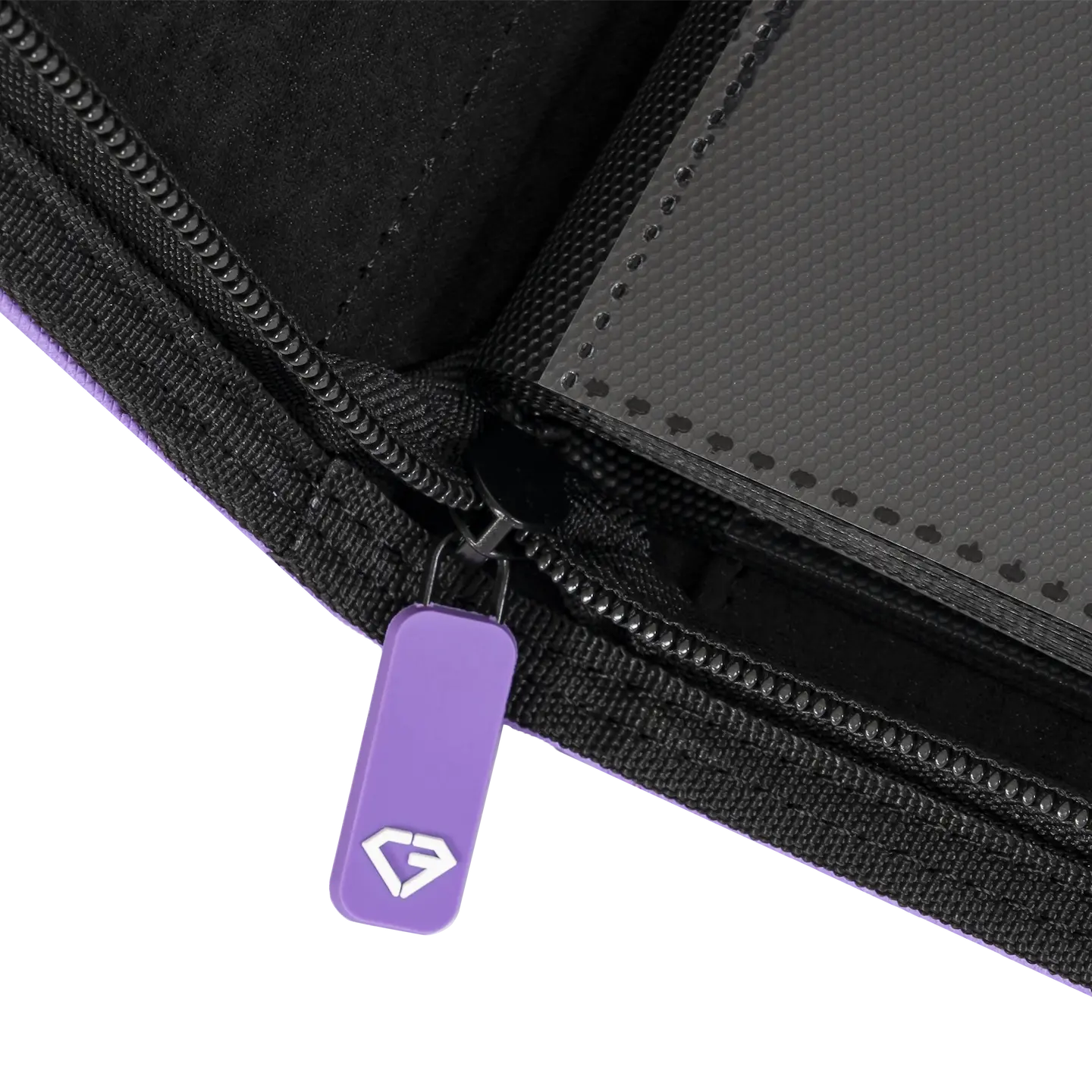 Close-up of the zipper on a 4-Pocket Card Binder Purple showcasing its quality and durability.